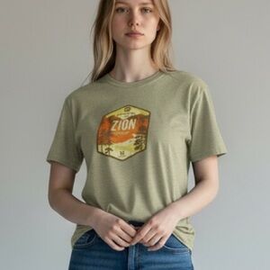 Ragnar Trail 2017 Zion Utah Basic Tee Shirt Sz XS